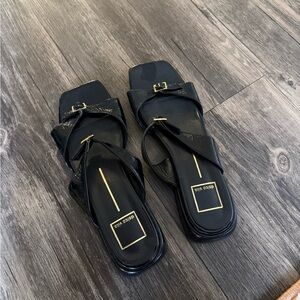 Dolce Vita LAVERN SANDALS MIDNIGHT CRINKLE PATENT (Black)